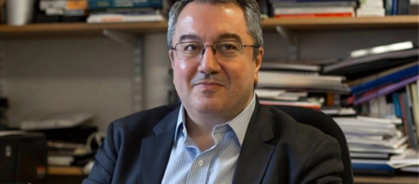 Δίνει «τρόμο» ο Η.Μόσιαλος: «Δεν ξεμπερδεύουμε από τον κορωνοϊό - Να συνεχίσει η παραγωγή εμβολίων»